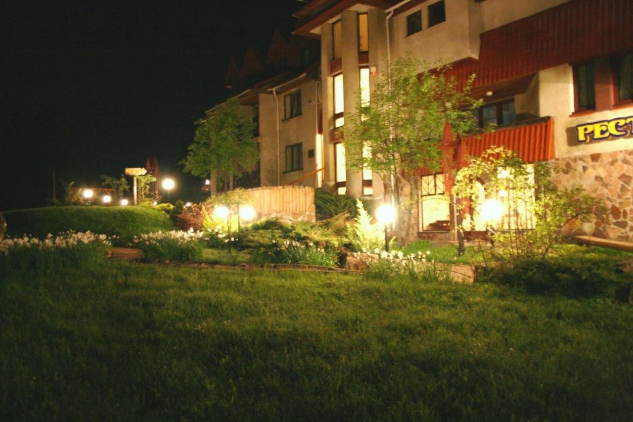 Perlyna Karpat Hotel สลาฟสเก ภายนอก รูปภาพ
