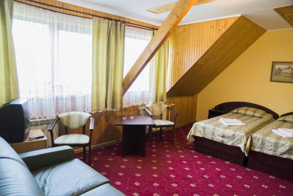 Perlyna Karpat Hotel สลาฟสเก ภายนอก รูปภาพ