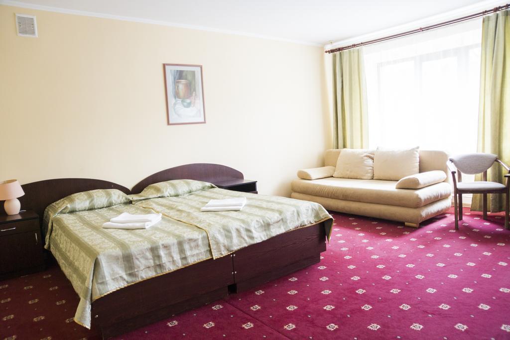 Perlyna Karpat Hotel สลาฟสเก ภายนอก รูปภาพ